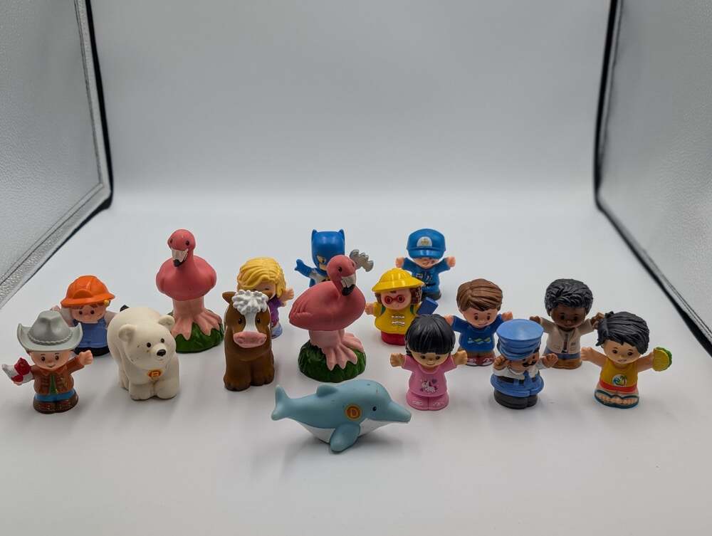 Mattel Fisher Price Little People Lot Of 16 Animal And People Mix